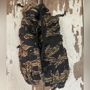 Burton boys ski snow gloves, medium